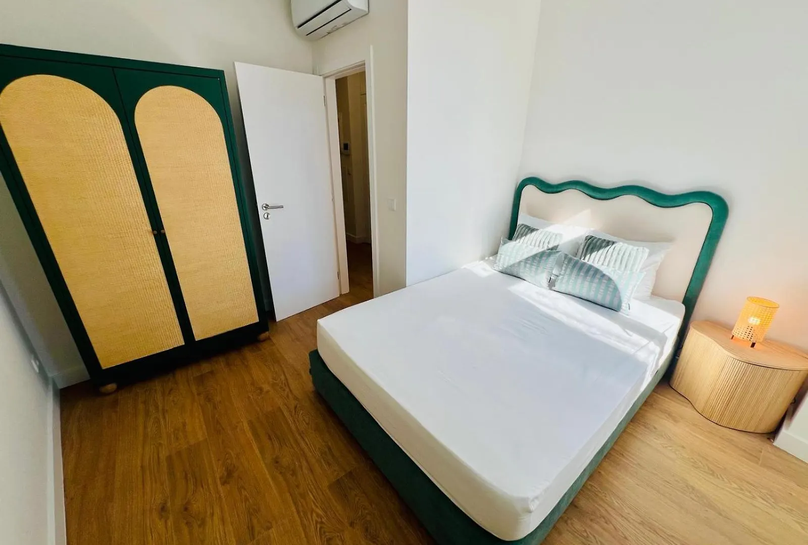 Lisbon Ata Chic Flats Executive Apartment